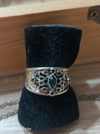 Conjunto Plata: Pendientes y Colgante Triángulo