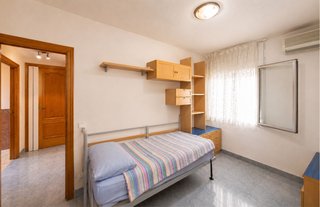Mueble de cama de madera