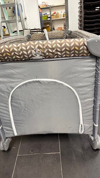 Cuna portátil con ruedas Lionelo