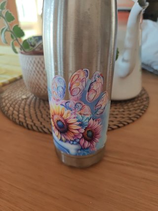 Termo de agua o líquido con diseño