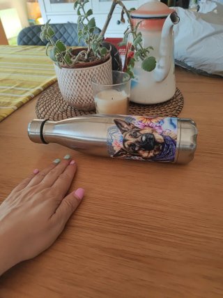 Termo de agua o líquido con diseño