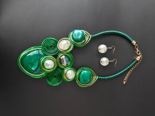 Conjunto Collar y Pendientes Oro y Verde