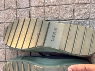 Sapatilhas Levi's pretas e verdes