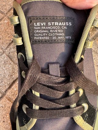 Sapatilhas Levi's pretas e verdes