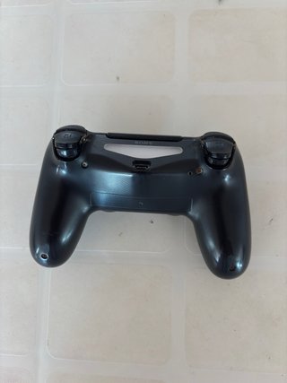 Consola PS4 860GB + 1 Mando Negro