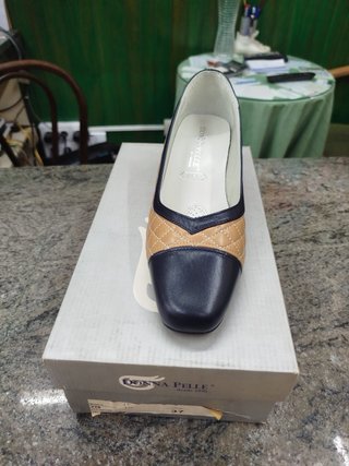 Zapatos Donna Pelle tacón beige y azul