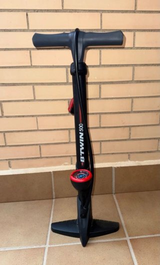 Inflador B'TWIN 500 con manómetro