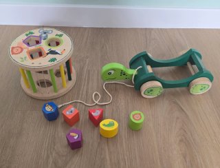 Juguete madera bebés: encajables y arrastre
