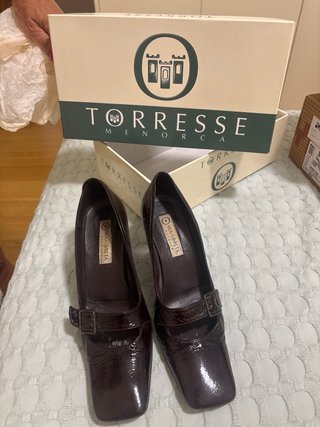 Zapatos de tacón marrones