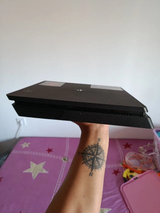 Consola PS4 Negra