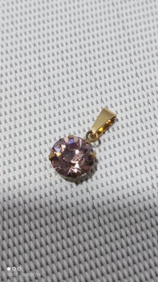 Colgante Swarovski de Latón y Acero inoxidable.