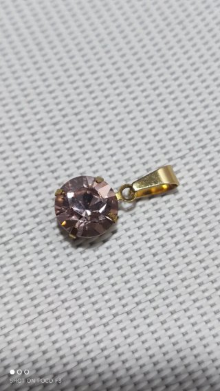 Colgante Swarovski de Latón y Acero inoxidable.