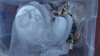 Vajilla completa de porcelana dorada y blanca