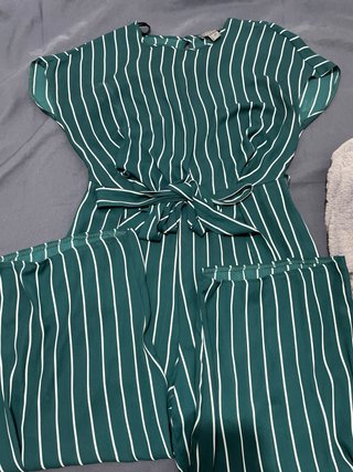 Ropa de niña y otros accesorios