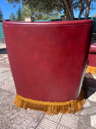 Pareja de sillones orejeros vintage piel rojo