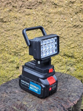 Foco LED compatível com baterias Makita 18V
