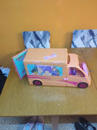 Caravana Barbie, Castillo y Cocinita de juguete