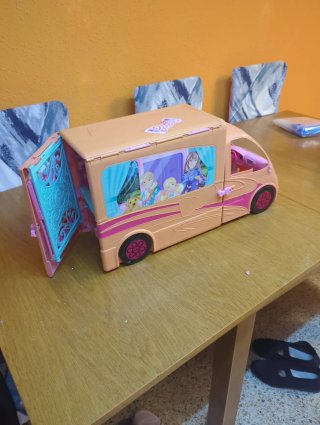 Caravana Barbie, Castillo y Cocinita de juguete