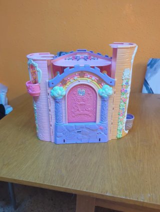 Caravana Barbie, Castillo y Cocinita de juguete
