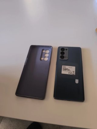 OPPO Reno 6 5G con 3 rayas verticales