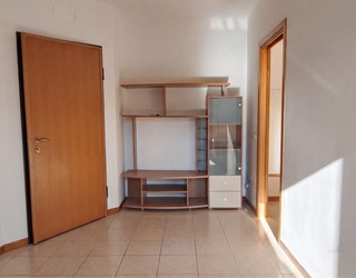 Mobile TV con vetrine e cassetti