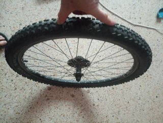 Rueda trasera 26  , caseta 8 piñones