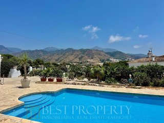 Chalet en venta en Almijara - Capistrano - Cueva de Nerja en Nerja