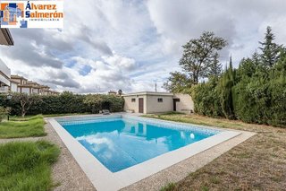 Chalet en venta en Cájar