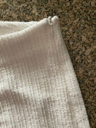 Pantalón Zara beige con volante mujer