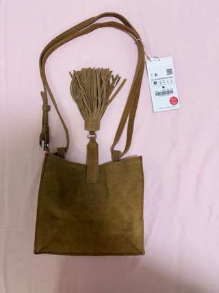 Bolso de terciopelo de Zara