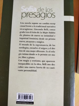 El país bajo mi piel memorias de amor y de guerra