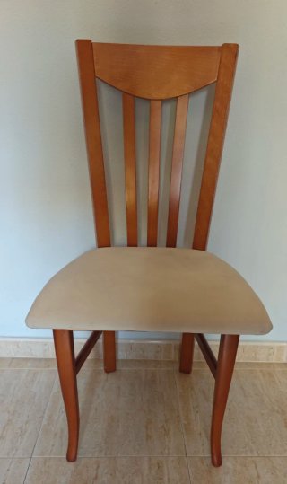 Mesa de comedor con 4 sillas