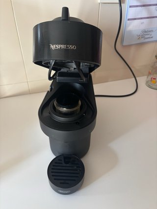 Cafetera Nespresso Vertuo DeLonghi Negra