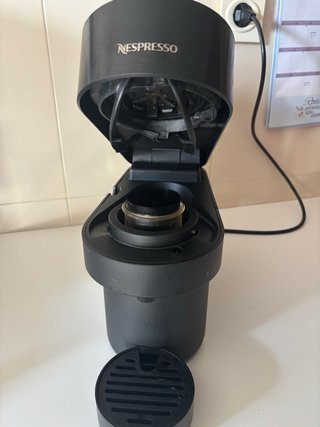 Cafetera Nespresso Vertuo DeLonghi Negra