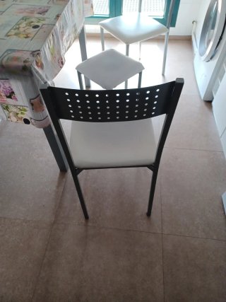 Sillas y taburete cocina metal