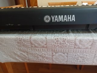 Piano Yamaha P-85 No enciende Para reparacion