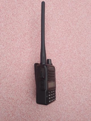 Walkie Talkie Yaesu FT-4X Dual Band