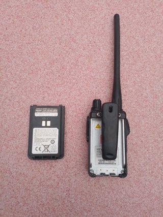Walkie Talkie Yaesu FT-4X Dual Band