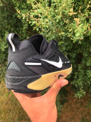 Zapatillas Nike Negras y Marrones