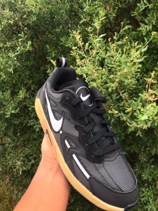 Zapatillas Nike Negras y Marrones