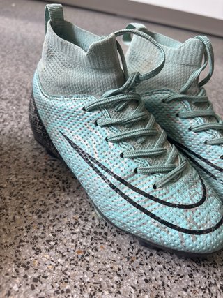 Zapatillas de fútbol para niño talla 31