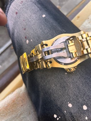Reloj Invicta Dorado