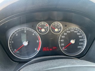 Ford C-Max 2.0 TDCi 136CV | ITV al día | Pantalla