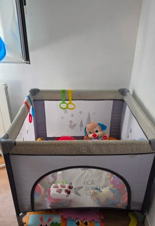 Parque infantil con juguetes