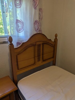 Cabecero y mesilla cama 90 madera