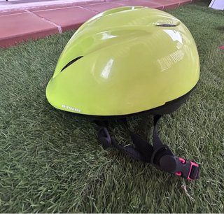 Casco infantil verde
