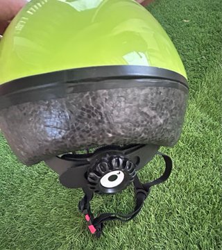Casco infantil verde