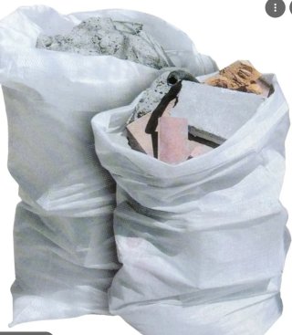 Muebles y escombros