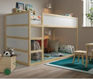 Cama infantil con tienda espacial