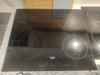Vitrocerámica Beko 4 fuegos.